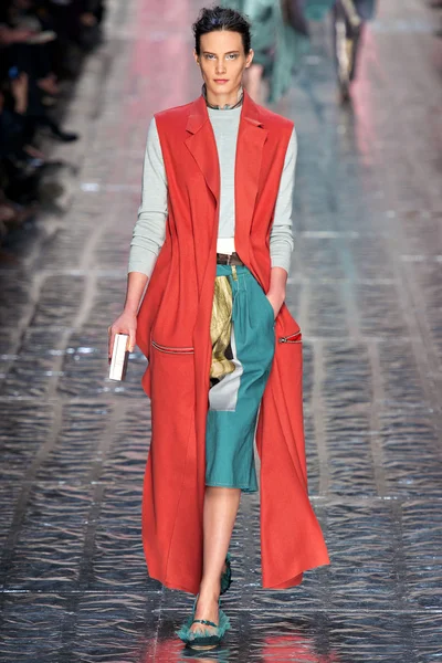 Look 28